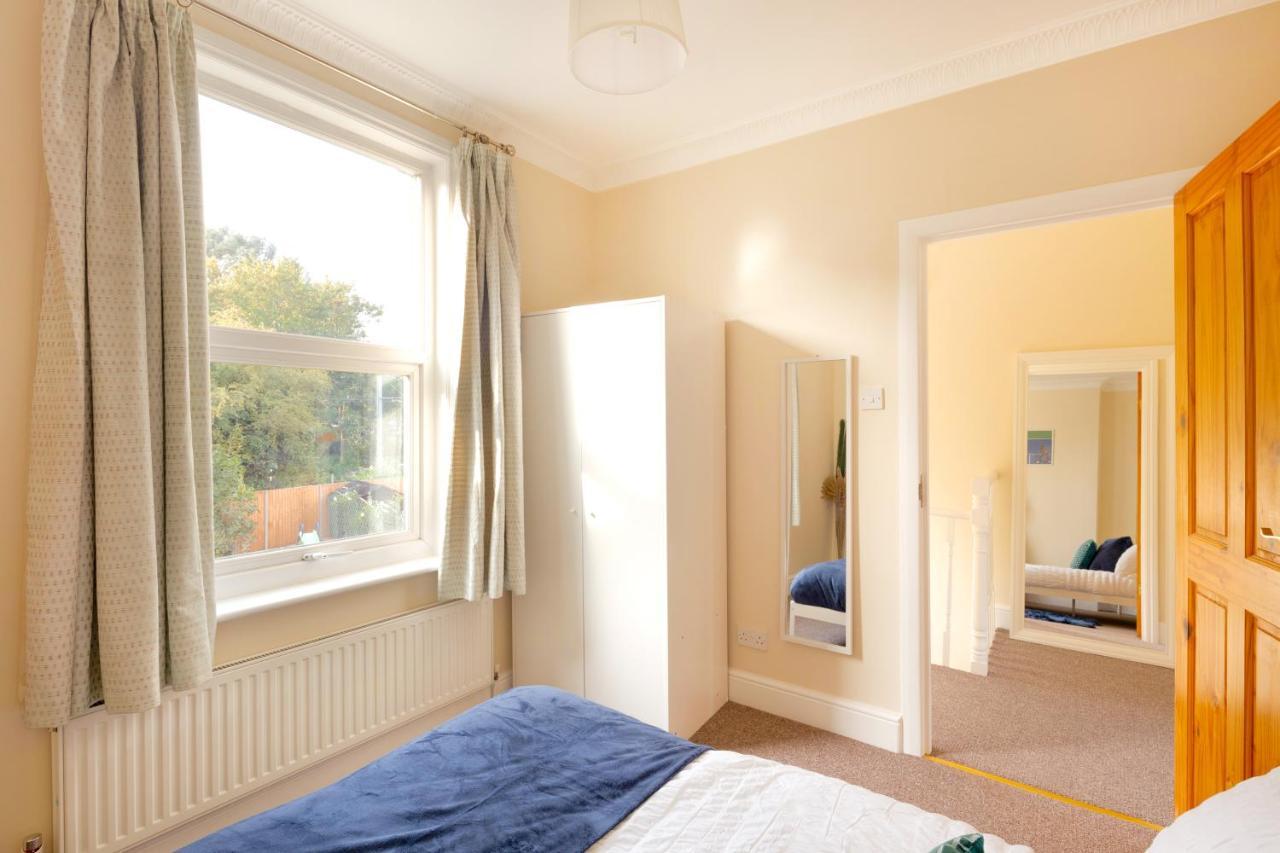 Stylish House In Wimbledon Villa London Kültér fotó