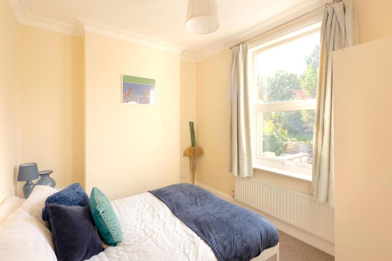 Stylish House In Wimbledon Villa London Kültér fotó