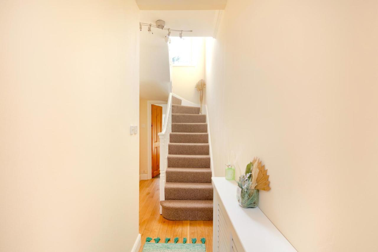 Stylish House In Wimbledon Villa London Kültér fotó